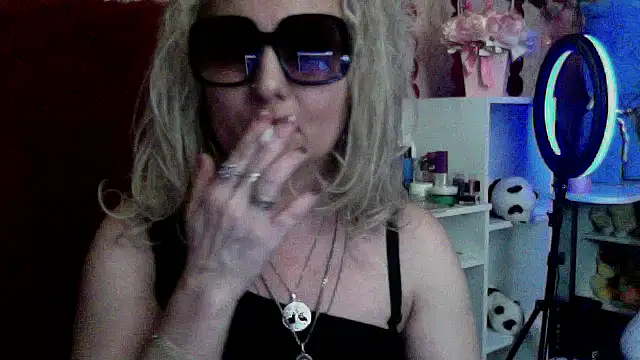 xHot Amazonq online show from March 2026 10:16:01 PM