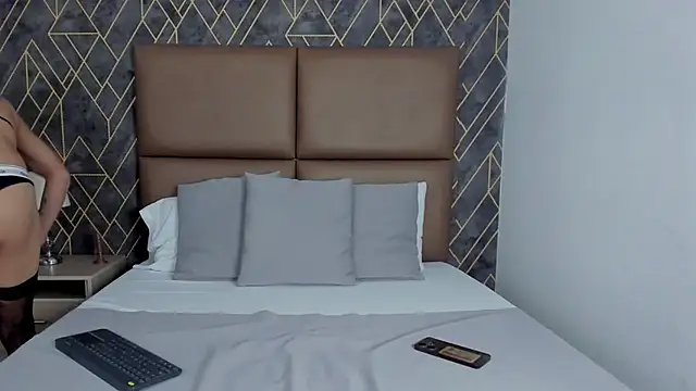 Snapshot of Isidel10 chatting on March 2026 01:33:01 PM Isidel10 online show from March 2026 01:33:01 PM