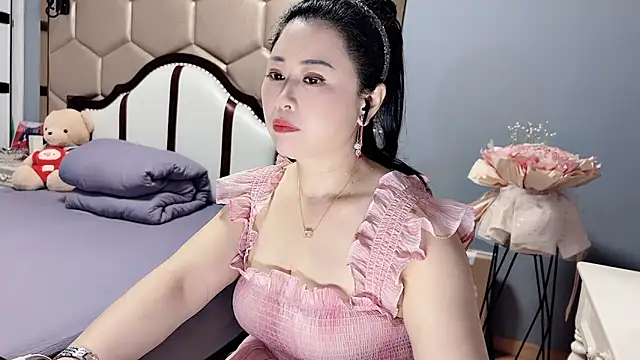 yaoyao22678 online show from May 2026 01:56:01 AM