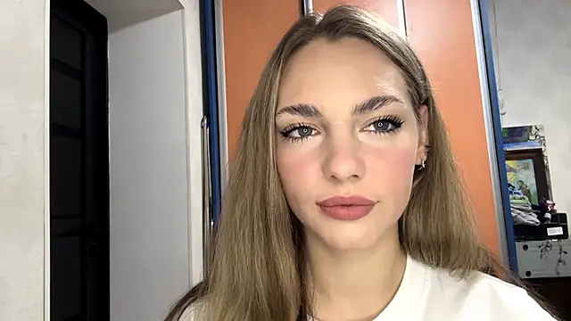 IlanaLafferty online show from November 2025 07:12:01 PM