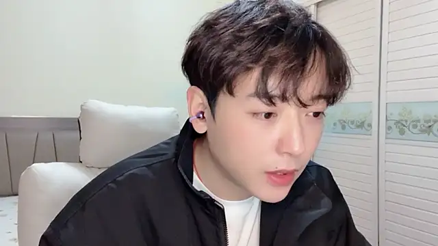 xiaoxiao1025 online show from November 2025 12:33:01 PM