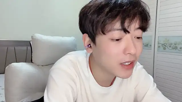 xiaoxiao1025 online show from November 2025 11:53:02 AM