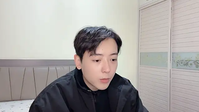 xiaoxiao1025 online show from December 2025 01:07:01 PM