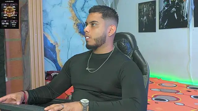 Tiler wolker online show from November 2025 02:44:02 AM