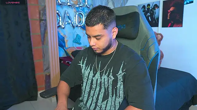 Tiler wolker online show from March 2026 02:18:01 AM