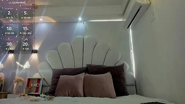 naomy sexy  online show from January 2026 08:07:01 PM