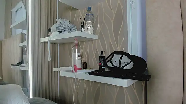 NhoanBrunette online show from July 2026 07:43:01 PM
