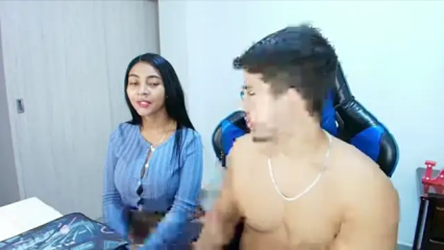 sophia and alex online show from November 2025 04:06:01 PM