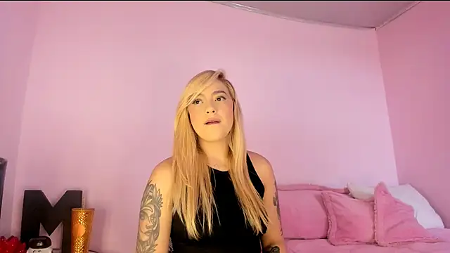 Snapshot of sylvanaLayton chatting on November 2025 03:46:01 PM sylvanaLayton online show from November 2025 03:46:01 PM