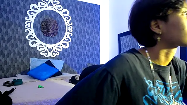 Ghost  Girl  online show from November 2025 03:18:02 AM