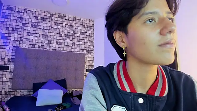 Ghost  Girl  online show from November 2025 10:41:02 PM