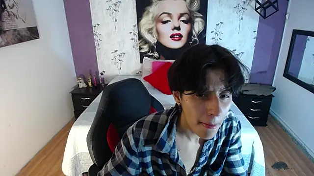 Ghost  Girl  online show from November 2025 01:04:02 AM