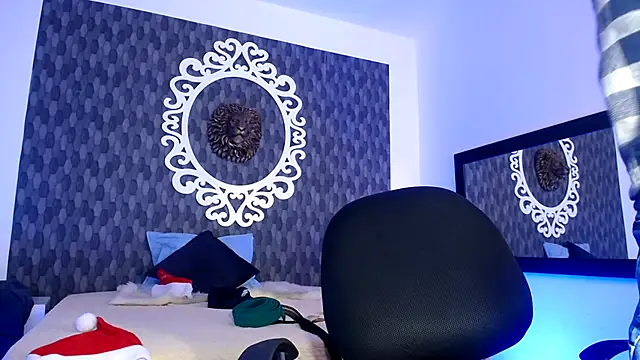 Ghost  Girl  online show from December 2025 06:15:01 PM