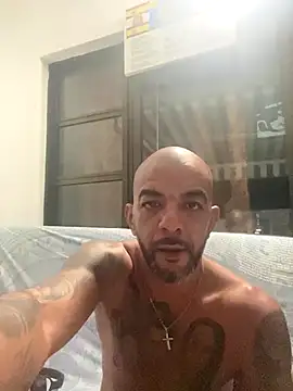 latino2211 online show from October 2025 11:31:01 PM