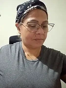 Snapshot of Angie_milf50 chatting on April 2026 06:40:02 AM Angie milf50 online show from April 2026 06:40:02 AM