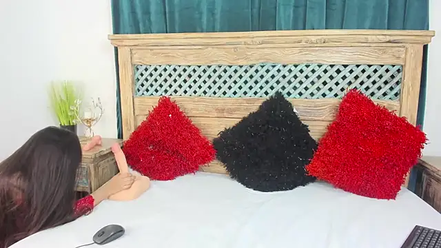 Cassandra Armani online show from February 2026 03:37:02 AM