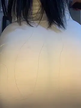 Im Saraaaa online show from November 2025 02:25:02 AM