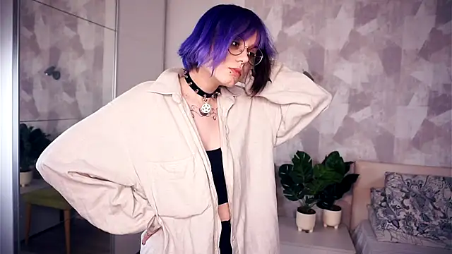 KellePourier online show from October 2025 05:46:01 PM