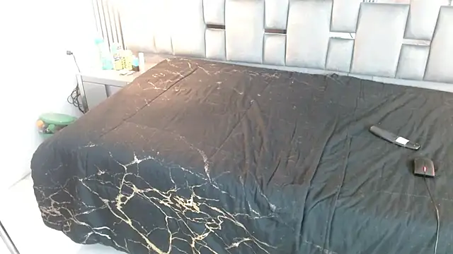 Snapshot of Memi_xxx chatting on November 2025 02:53:02 AM Memi xxx online show from November 2025 02:53:02 AM