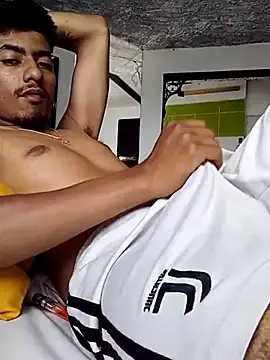 SkinniYamo online show from March 2026 05:40:01 PM