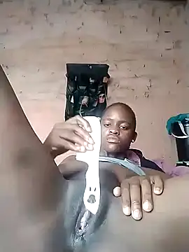 Snapshot of Blondecurv24 chatting on November 2025 10:15:02 AM Blondecurv24 online show from November 2025 10:15:02 AM