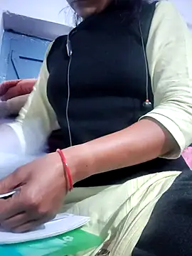 Hot-Rubyy online show from December 2025 07:49:01 AM