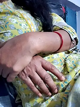 Hot-Rubyy online show from April 2026 05:08:02 PM