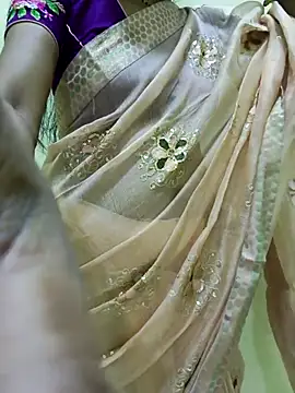 Snapshot of smileys46 chatting on April 2026 06:10:01 PM smileys46 online show from April 2026 06:10:01 PM