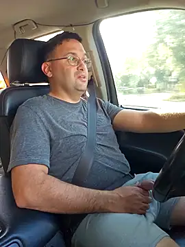 Latinesc online show from February 2026 09:33:01 PM