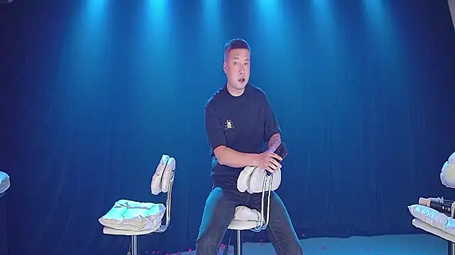 Snapshot of forever_003 chatting on November 2025 01:43:02 PM forever 003 online show from November 2025 01:43:02 PM