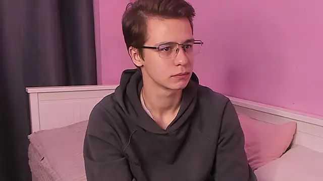 NuvyLace online show from October 2025 01:47:02 PM