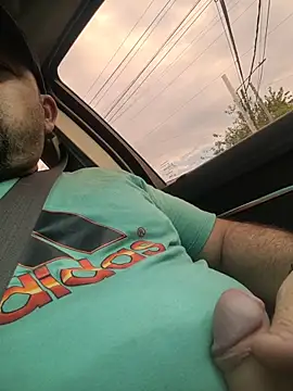 Snapshot of Tincho1051 chatting on March 2026 08:03:02 PM Tincho1051 online show from March 2026 08:03:02 PM