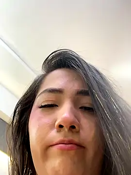 Hannahpradaa  online show from January 2026 05:27:02 PM