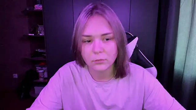 sophia lix online show from November 2025 04:51:01 AM