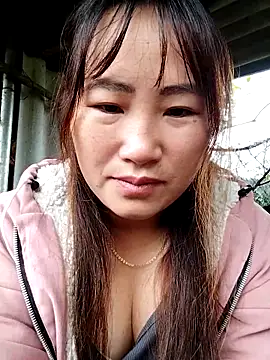 Snapshot of emini-xx chatting on November 2025 01:05:02 AM emini-xx online show from November 2025 01:05:02 AM