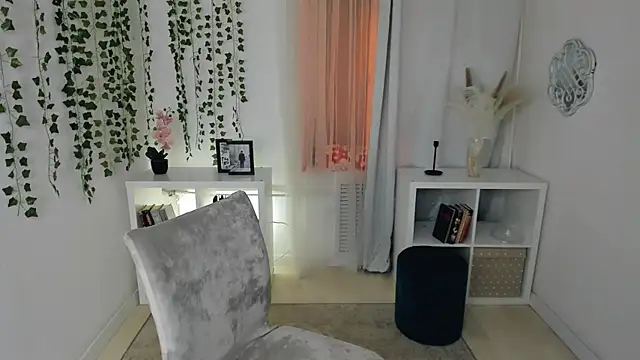 Snapshot of Evanessa_Johns chatting on December 2025 10:35:02 AM Evanessa Johns online show from December 2025 10:35:02 AM