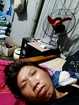 bella-la online show from November 2025 11:03:01 PM