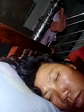 Snapshot of bella-la chatting on December 2025 06:58:02 PM bella-la online show from December 2025 06:58:02 PM