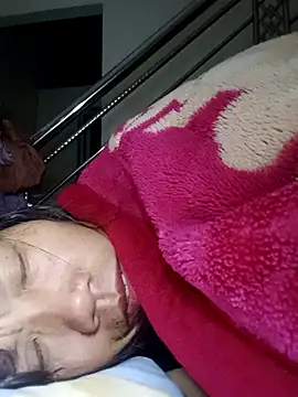 Snapshot of bella-la chatting on December 2025 10:27:01 PM bella-la online show from December 2025 10:27:01 PM