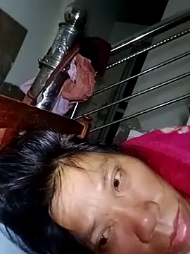 Snapshot of bella-la chatting on December 2025 10:39:02 PM bella-la online show from December 2025 10:39:02 PM