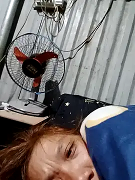 Snapshot of bella-la chatting on January 2026 10:24:02 PM bella-la online show from January 2026 10:24:02 PM