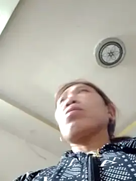 Snapshot of bella-la chatting on February 2026 12:42:02 PM bella-la online show from February 2026 12:42:02 PM