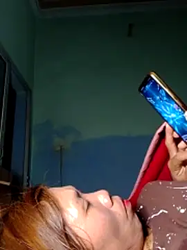 Snapshot of bella-la chatting on February 2026 01:06:01 PM bella-la online show from February 2026 01:06:01 PM