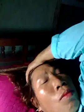 Snapshot of bella-la chatting on February 2026 01:40:01 PM bella-la online show from February 2026 01:40:01 PM