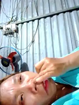 Snapshot of bella-la chatting on February 2026 12:34:01 PM bella-la online show from February 2026 12:34:01 PM