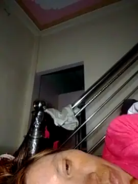 Snapshot of bella-la chatting on February 2026 12:24:02 PM bella-la online show from February 2026 12:24:02 PM