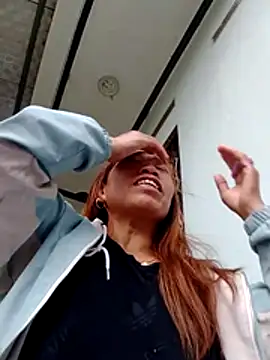 Snapshot of bella-la chatting on February 2026 07:53:02 AM bella-la online show from February 2026 07:53:02 AM