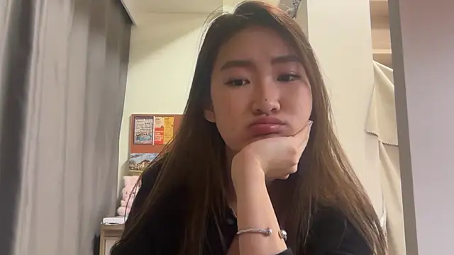 Snapshot of AlishaCheng chatting on December 2025 01:18:02 PM AlishaCheng online show from December 2025 01:18:02 PM