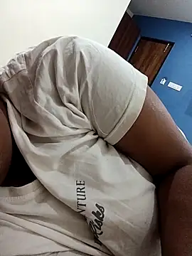 Snapshot of bigtelugubhama chatting on October 2025 03:21:02 AM bigtelugubhama online show from October 2025 03:21:02 AM