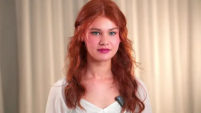 YettaCalabria online show from November 2025 11:30:01 AM